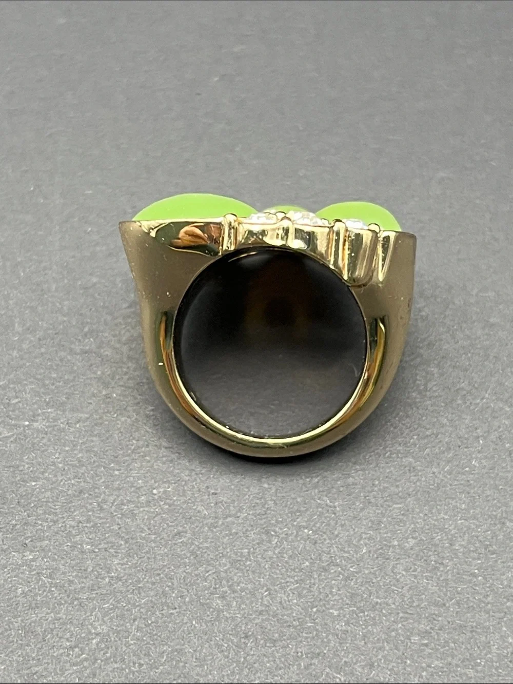 Vintage Avon gold tone, green fashion costume, jewelry, ring, size 5.75